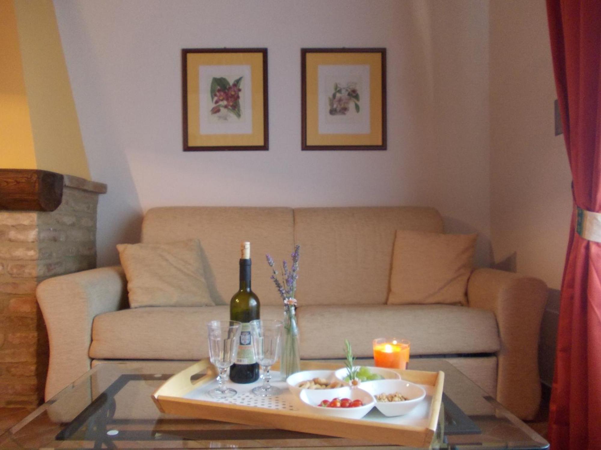 Poggio Al Palio Aparthotel San Lorenzo a Merse Rum bild