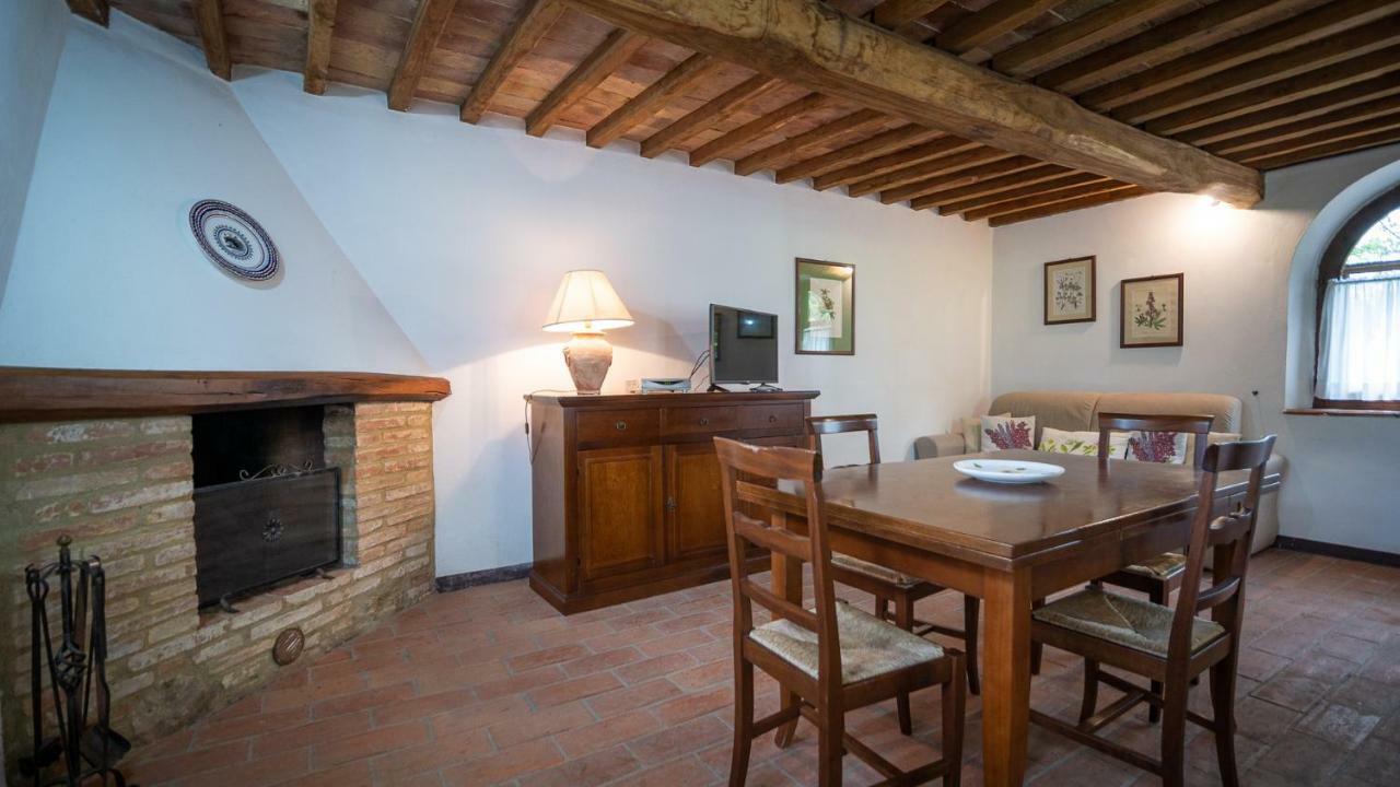 Poggio Al Palio Aparthotel San Lorenzo a Merse Exteriör bild