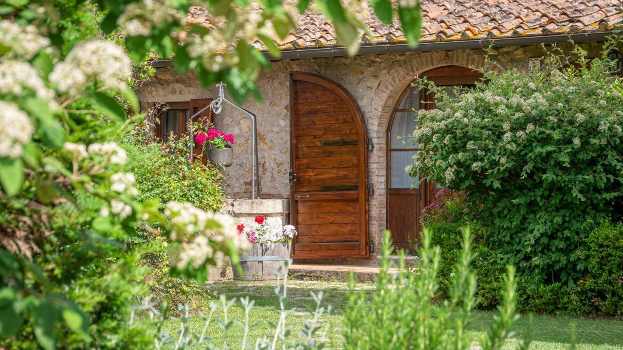 Poggio Al Palio Aparthotel San Lorenzo a Merse Exteriör bild